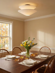 Lámpara de techo empotrada Solivara con pantalla de tela y lino: ideal para dormitorios y pasillos.